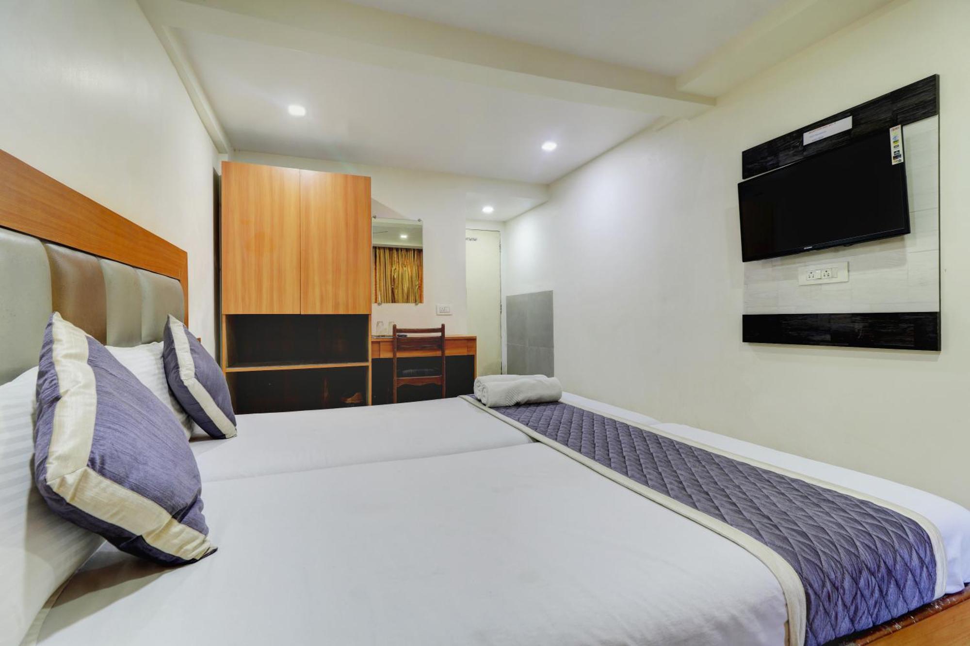 Hotel New Sarovar Grand 潘韦尔 外观 照片