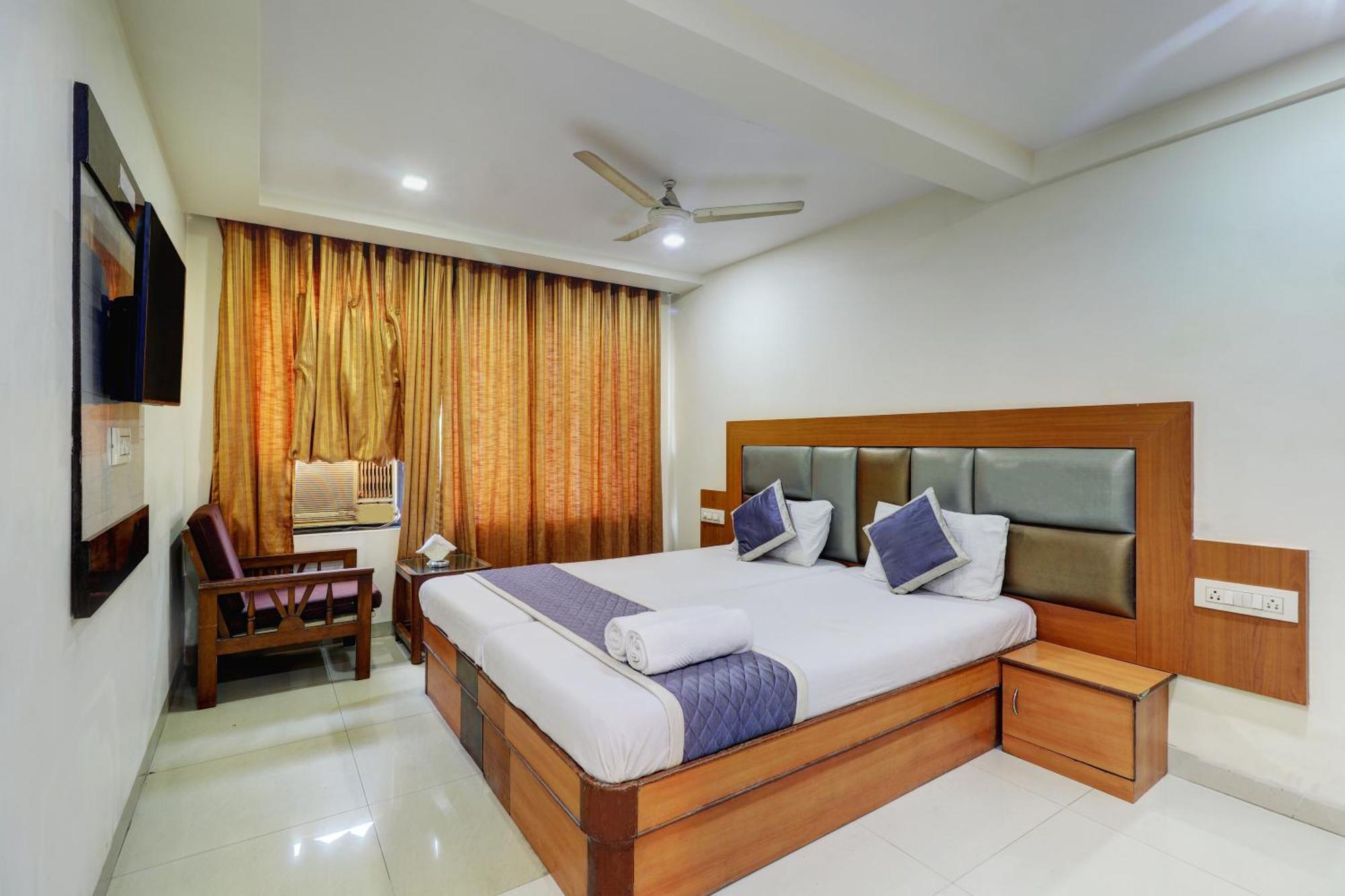 Hotel New Sarovar Grand 潘韦尔 外观 照片