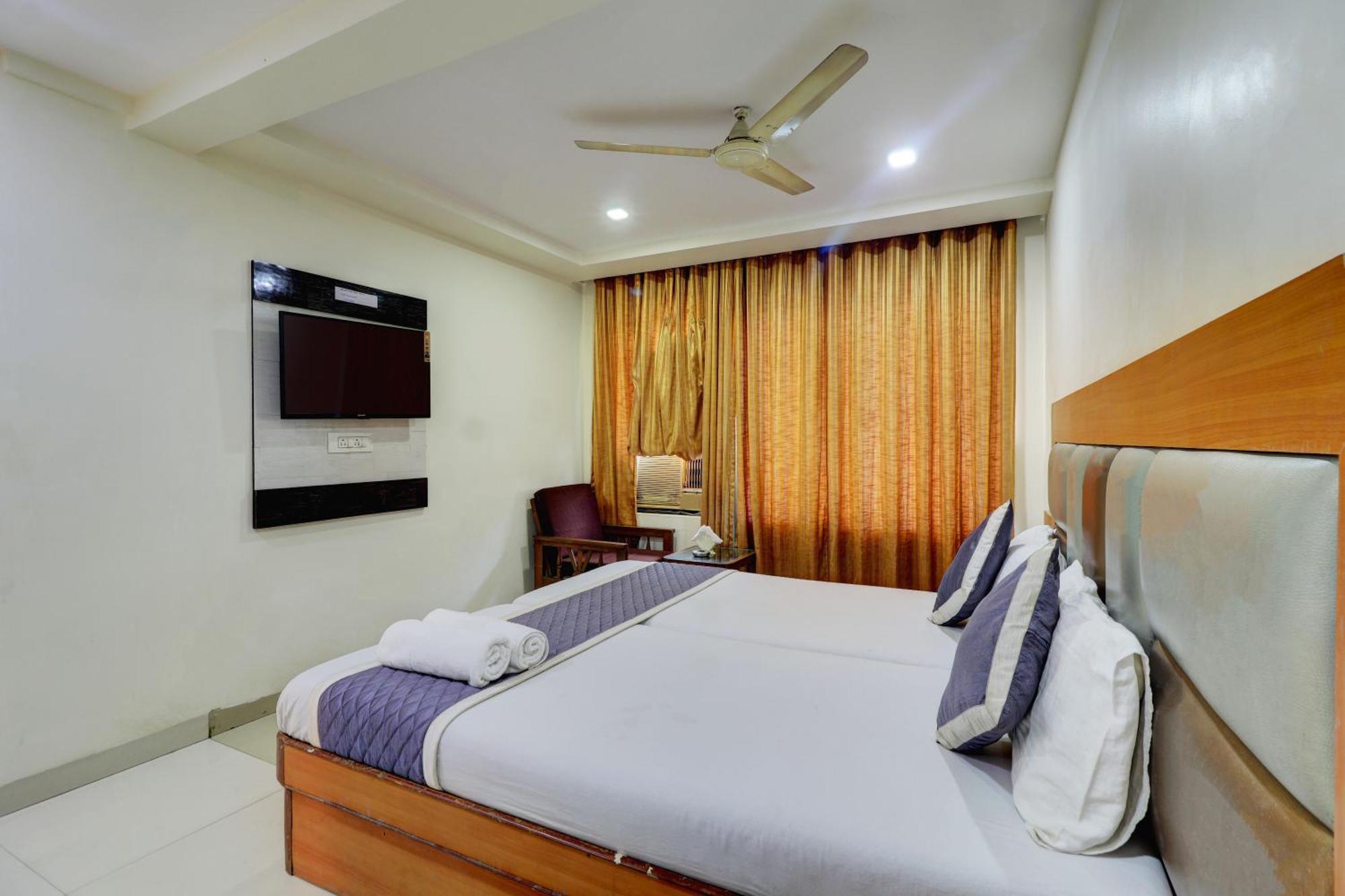 Hotel New Sarovar Grand 潘韦尔 外观 照片