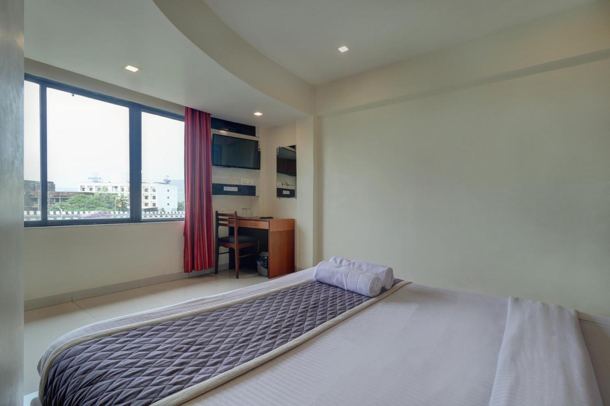Hotel New Sarovar Grand 潘韦尔 外观 照片