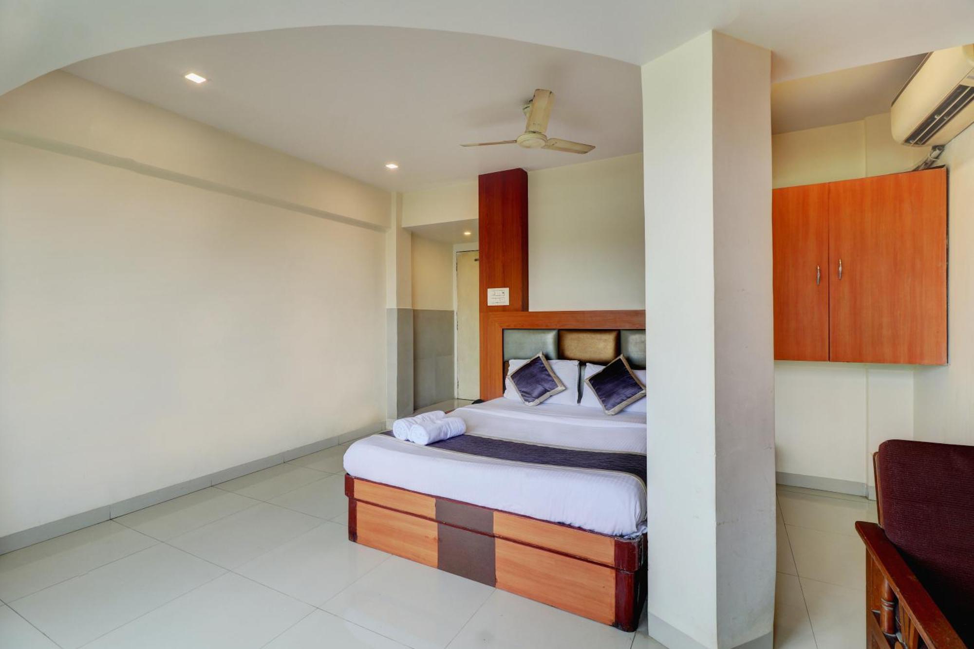 Hotel New Sarovar Grand 潘韦尔 外观 照片