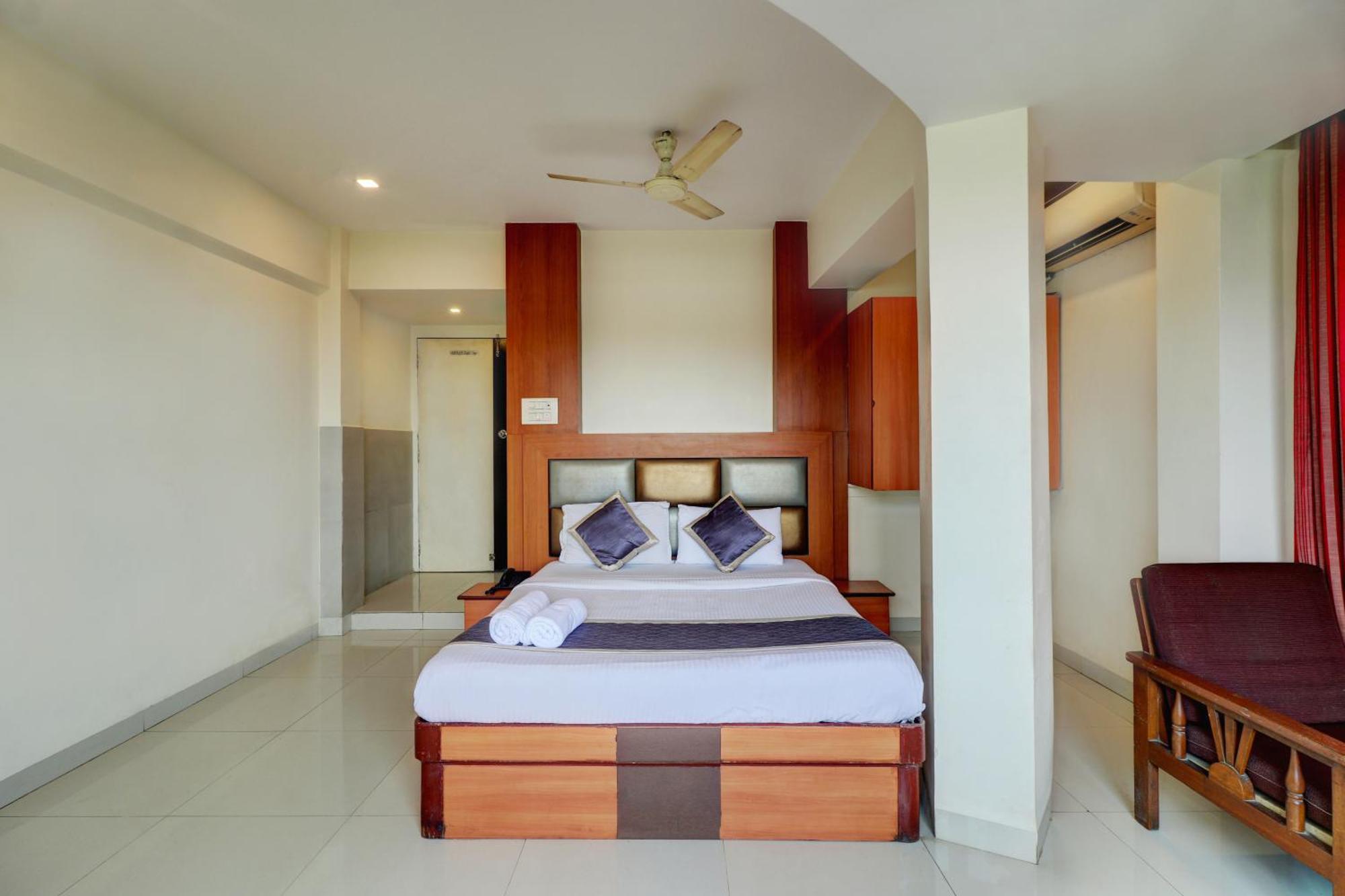 Hotel New Sarovar Grand 潘韦尔 外观 照片