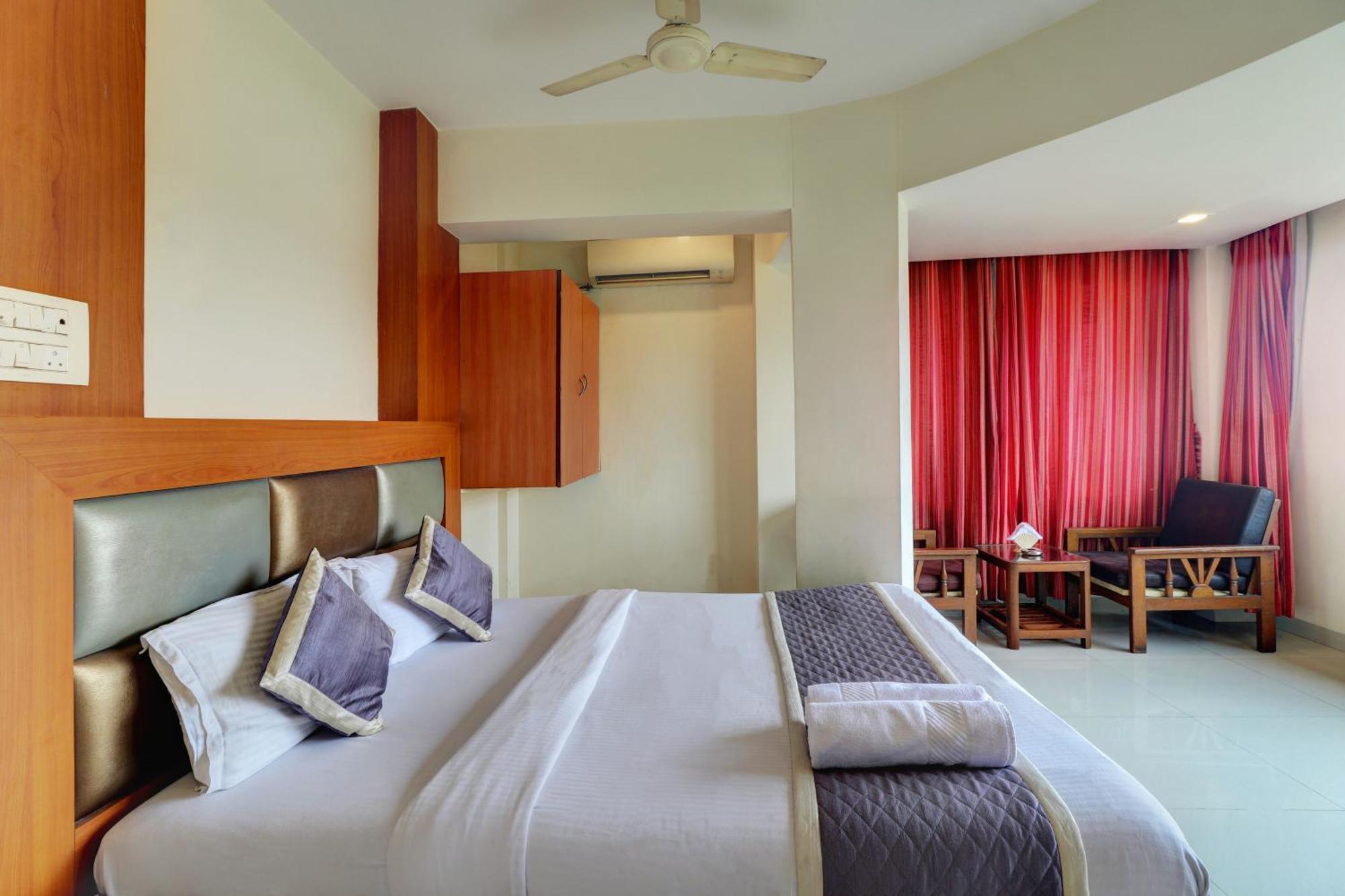 Hotel New Sarovar Grand 潘韦尔 外观 照片